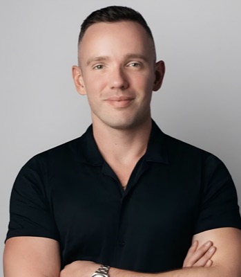 Alex Halliday — GEO/AEO expert featured in GEOly Expert Watch