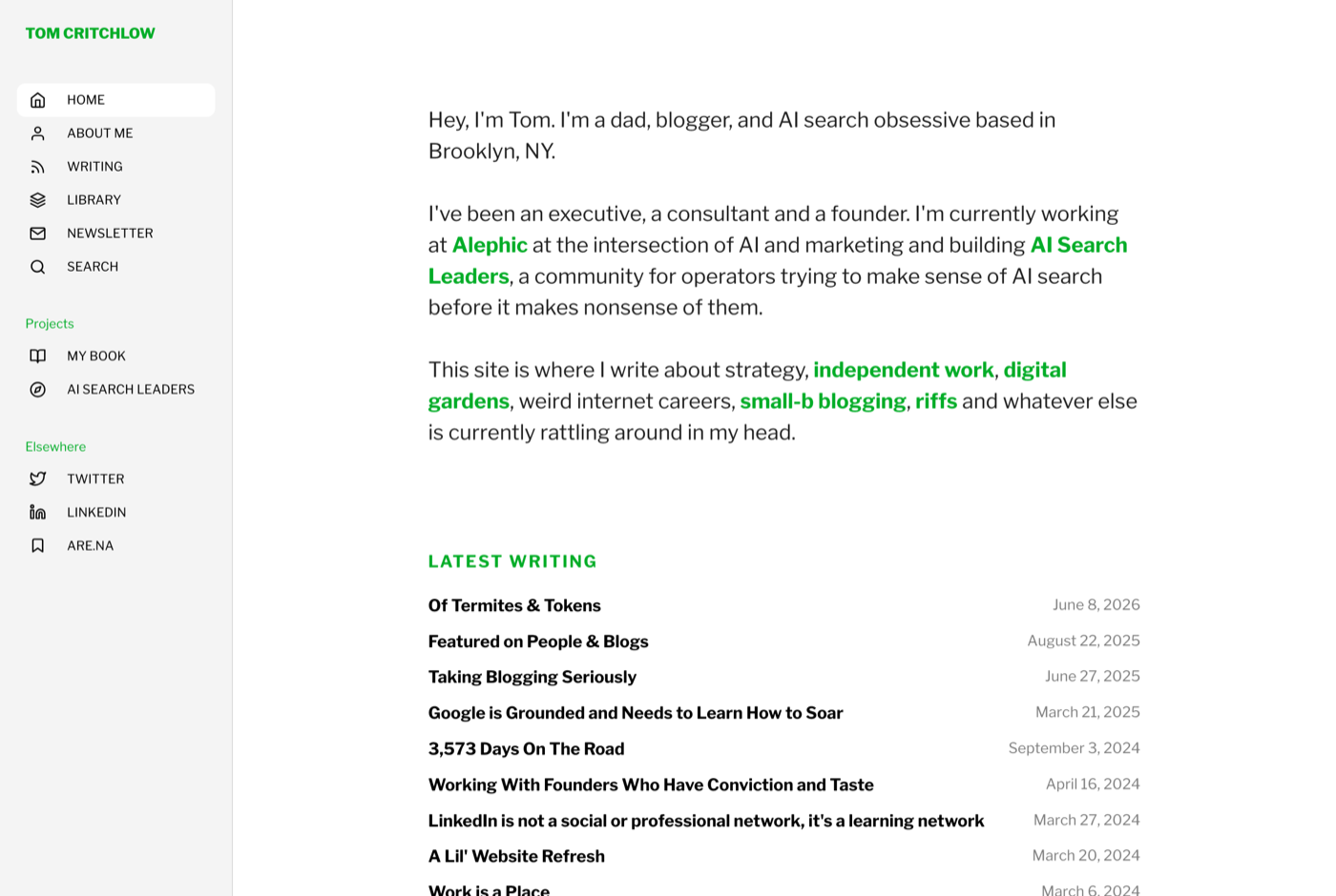 Tom Critchlow 的官网 tomcritchlow.com 截图——Alephic 策略顾问 · AI Search Leaders 与 SEO MBA 创始人——来源:tomcritchlow.com